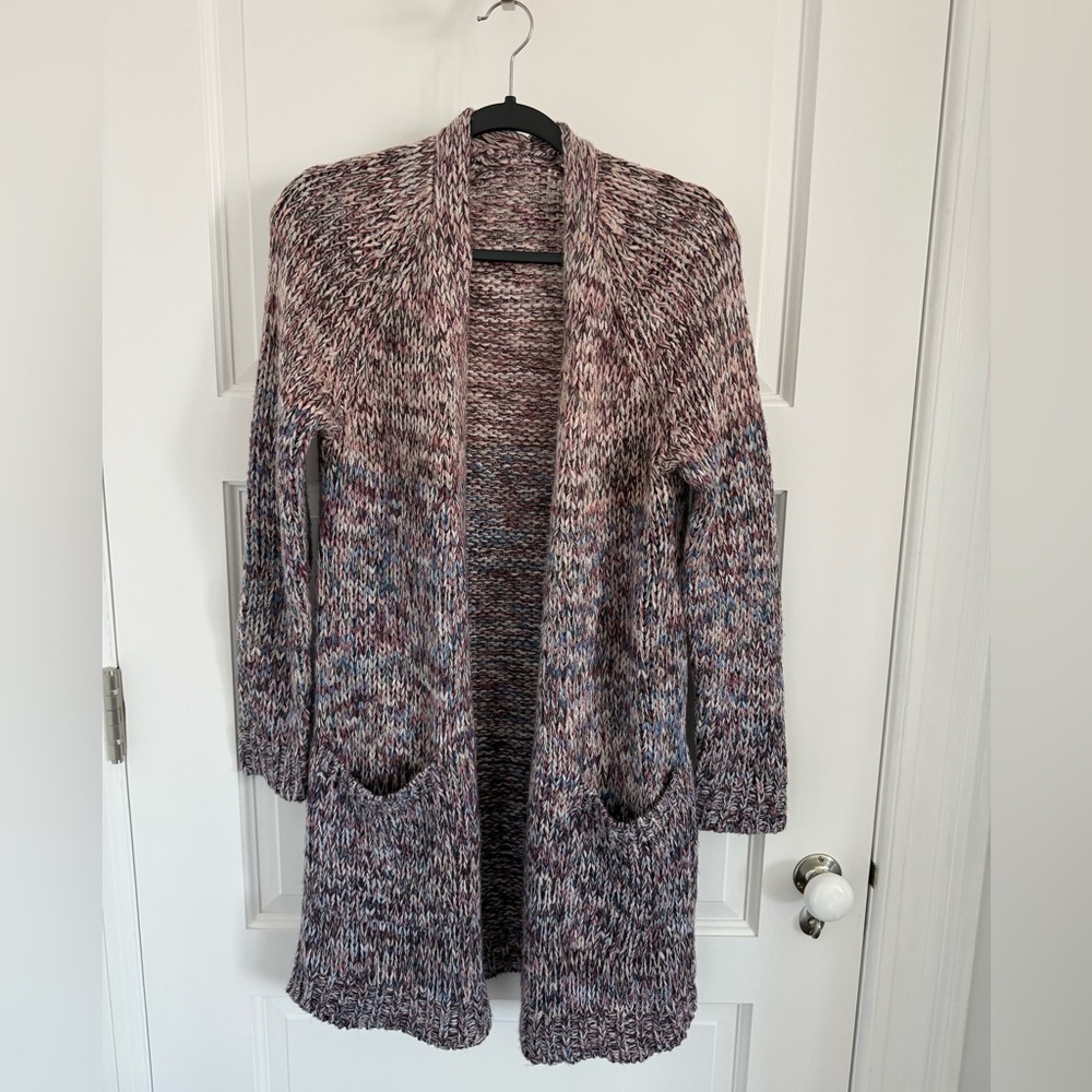 A Pea in the Pod ombré open front cardigan. Great condition. Like new.